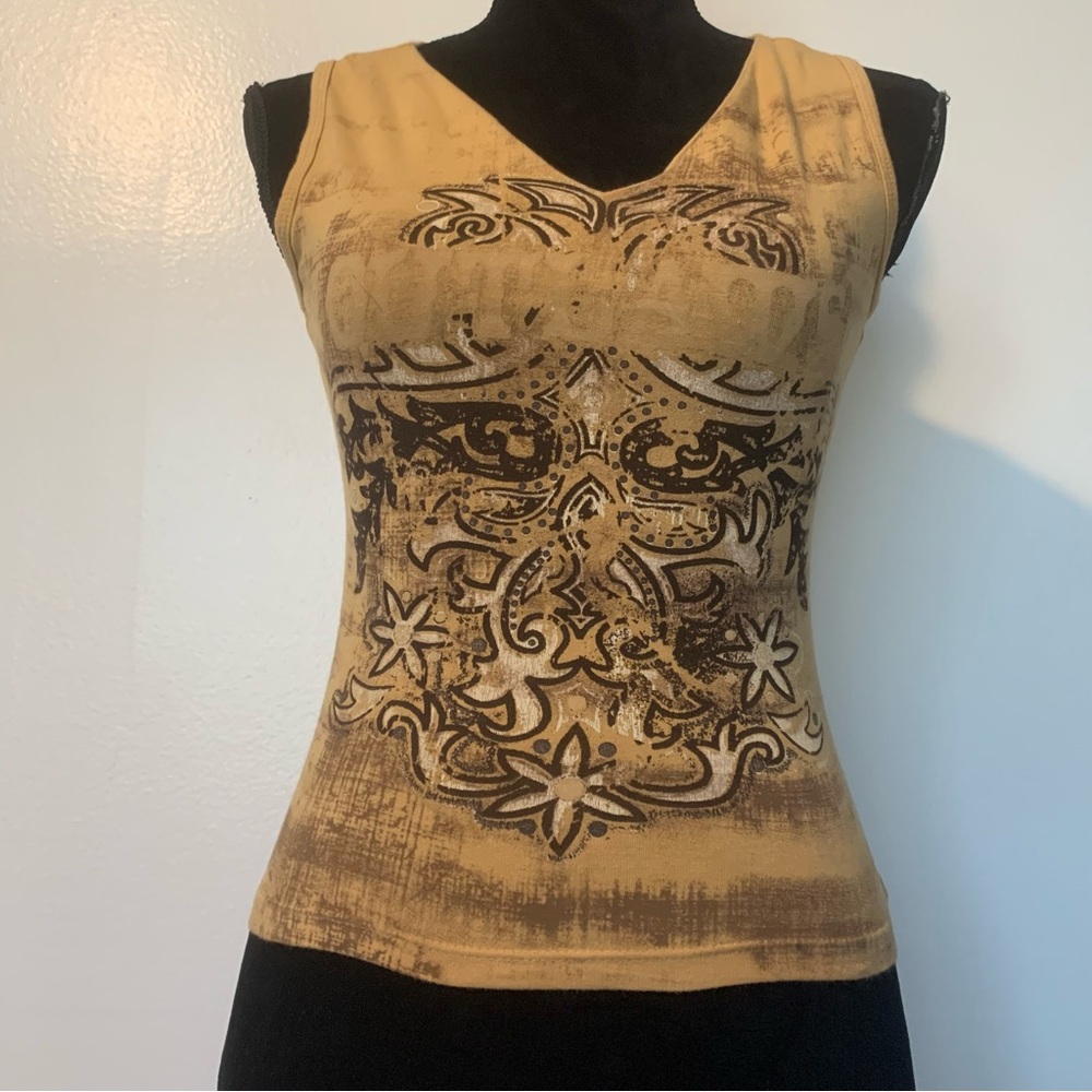 Vintage “outlaws” Women's Sleeveless Graphic Top - Yellow - Picture 2 of 4